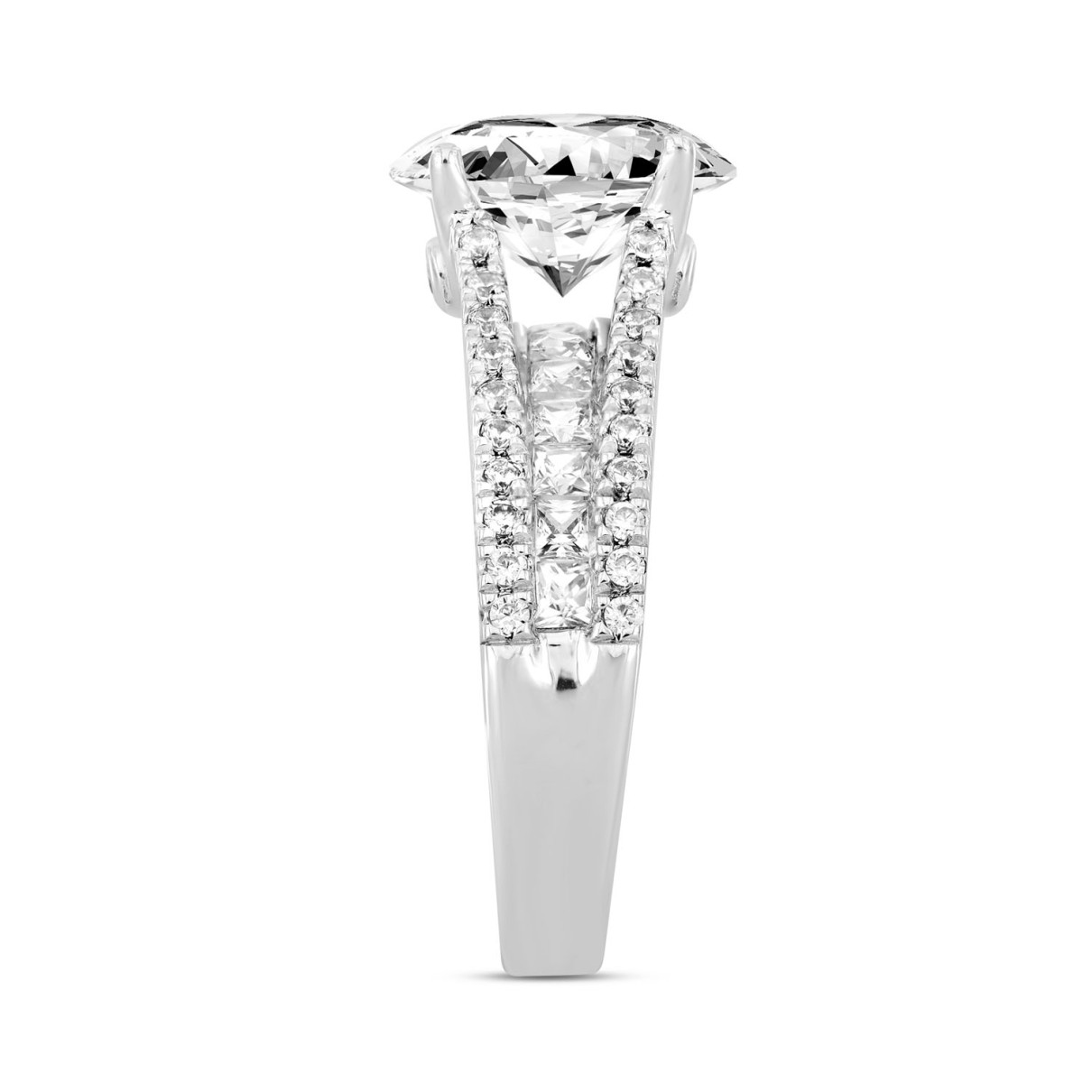 LADIES RING 3 1/2CT ROUND/PRINCESS/OVAL DIAMOND 14K WHITE GOLD (CENTER STONE OVAL DIAMOND 2CT )