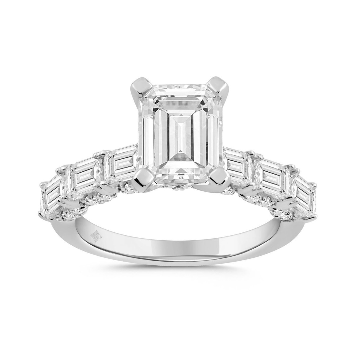 LADIES RING 4 1/2CT ROUND/EMERALD DIAMOND 14K WHITE GOLD (CENTER STONE EMERALD DIAMOND 3.00CT)