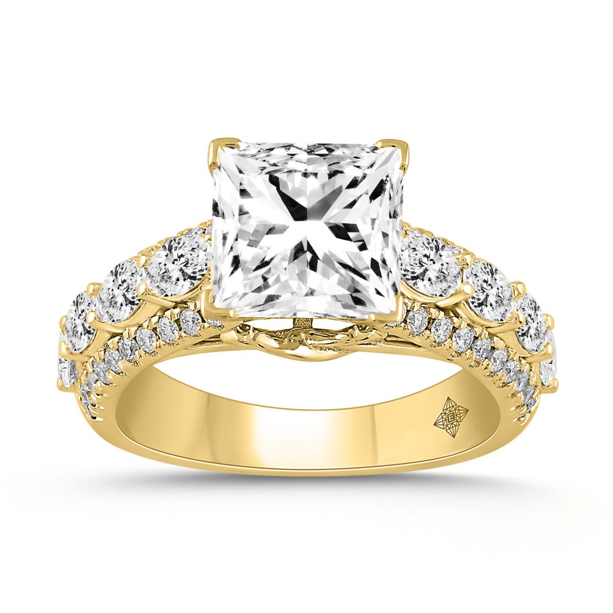 LADIES RING 6 1/4CT ROUND/PRINCESS/OVAL DIAMOND 14K YELLOW GOLD (CENTER STONE PRINCESS DIAMOND 5CT )