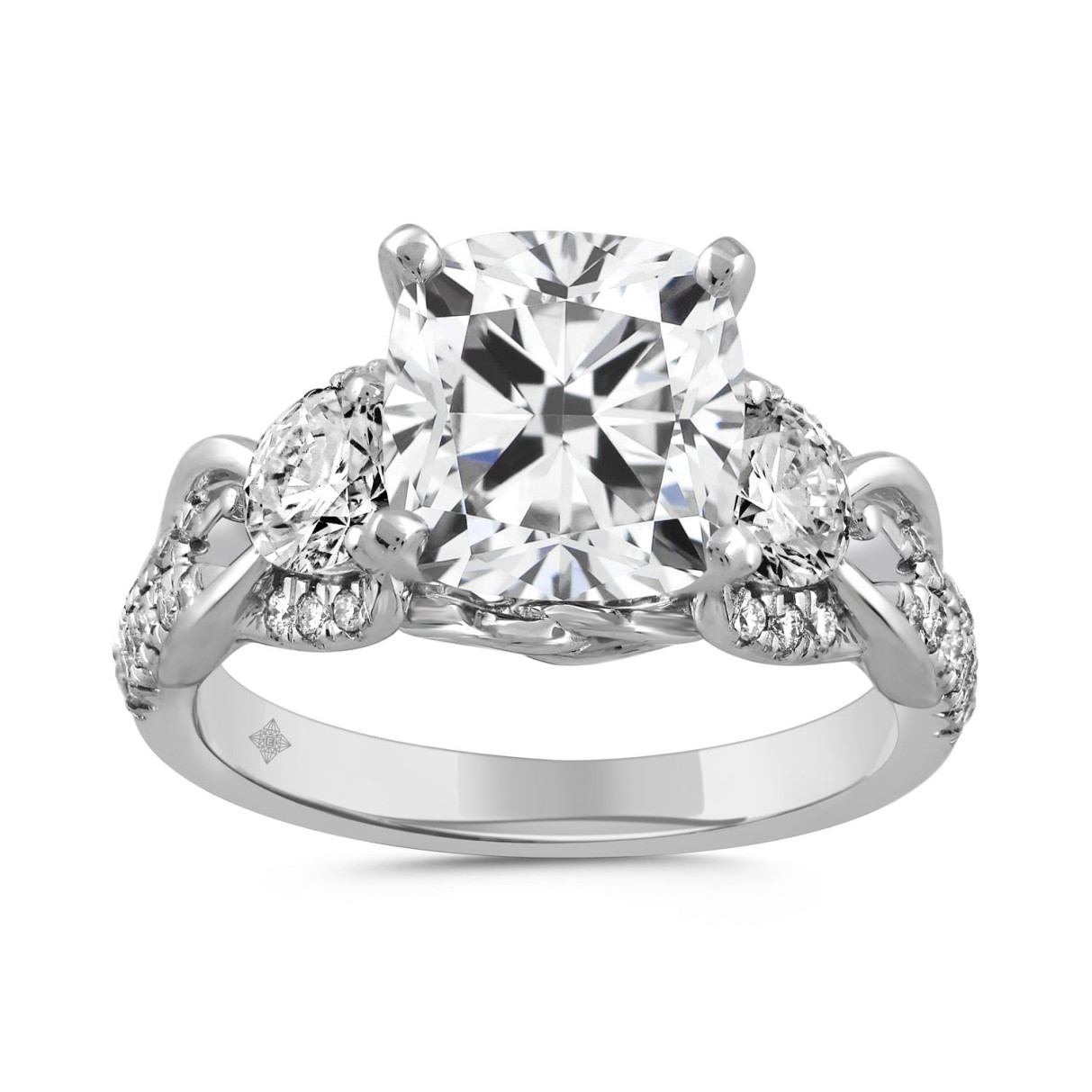 LADIES RING 4CT ROUND/CUSHION DIAMOND 14K WHITE GOLD (CENTER STONE CUSHION DIAMOND 3CT )