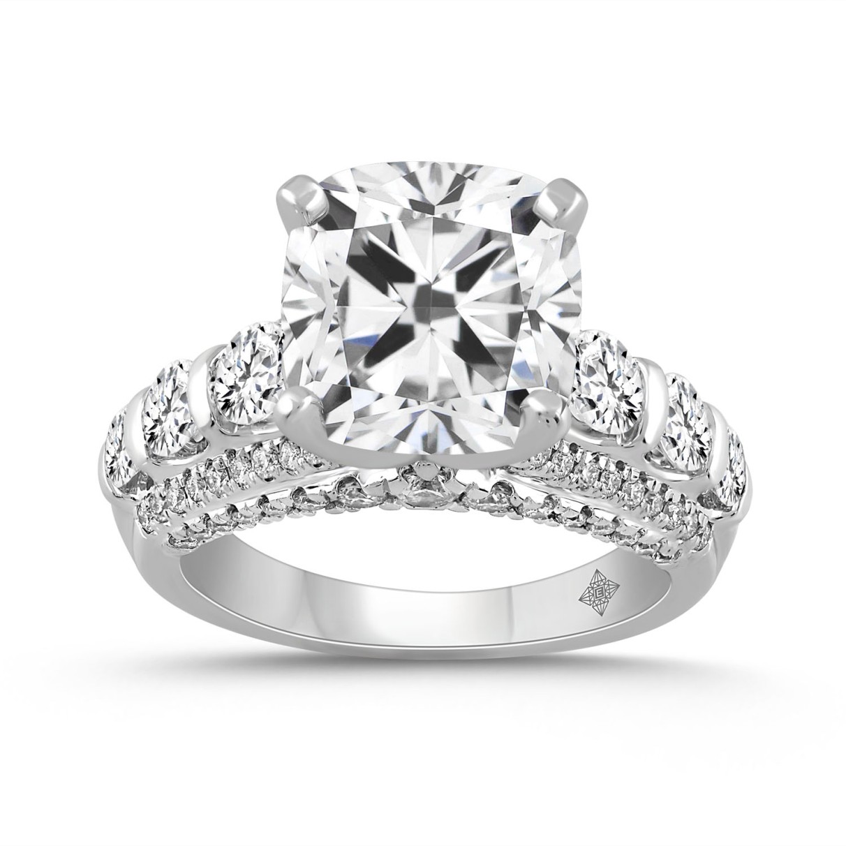 LADIES RING 5 1/2CT ROUND/CUSHION DIAMOND 14K WHITE GOLD (CENTER STONE CUSHION DIAMOND 4CT )