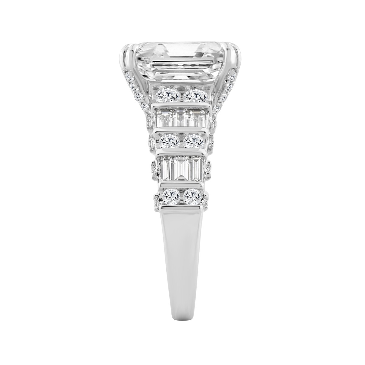 14K WHITE GOLD 5.00CT ROUND/CUSHION/BAGUETTE DIAMOND LADIES RING (CENTER STONE CUSHION DIAMOND 4CT