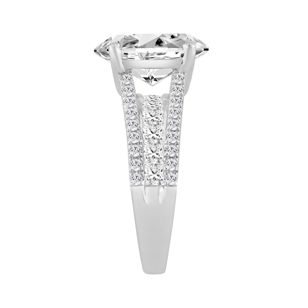 14K WHITE GOLD 5 1/2CT ROUND/PRINCESS/OVAL DIAMOND LADIES RING (CENTER STONE OVAL DIAMOND 4CT)